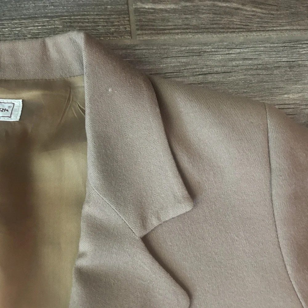 VTG JONES NEW YORK Women's Tan Double Breasted Blazer 100% Wool‎ Classic Style L